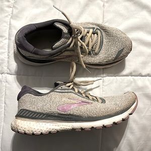 Women’s Brooks running shoes